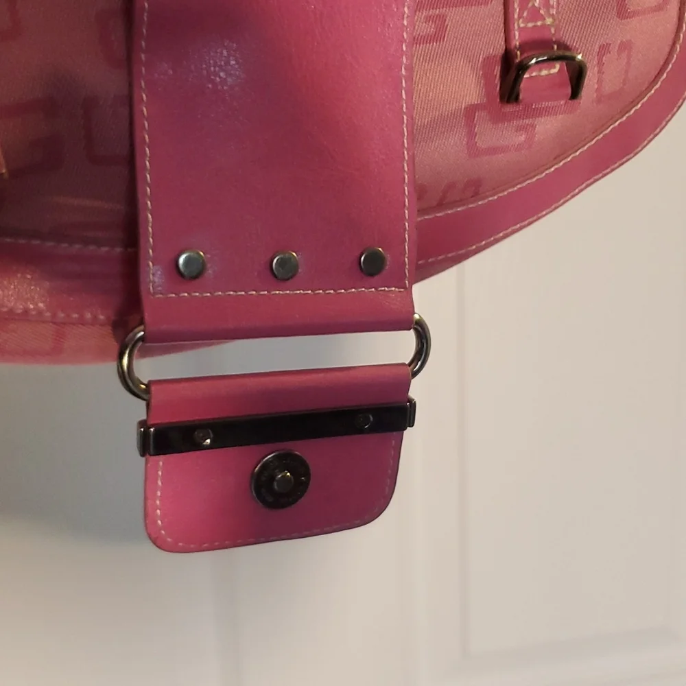 GUESS pink purse - Picture 6 of 6